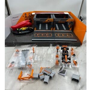 Bburago 143 Scale McLaren Formula 1 Racing Course Diecast Playset